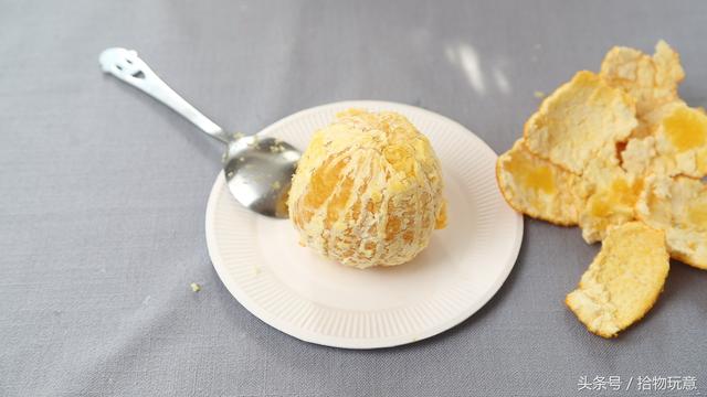 不脏手剥橙子方法，这样剥橙子快捷又方便