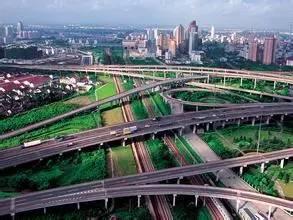 上海各区经济排名，上海各县市区gdp排名（2022年我国居民收入十强城市）