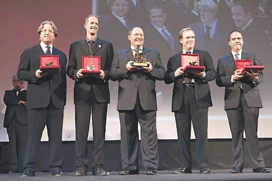 迪士尼收购福克斯，迪士尼什么时候收购的福克斯