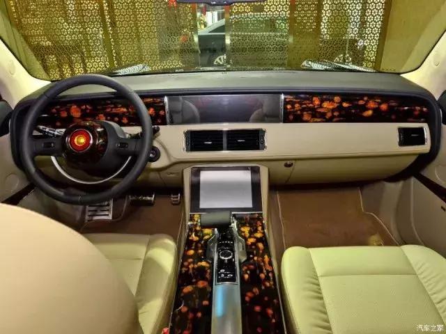 最新款的红旗车，这台大红旗气场不输宾利