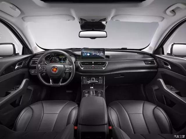 最新款的红旗车，这台大红旗气场不输宾利