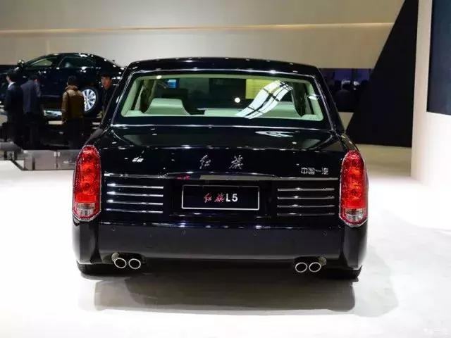 最新款的红旗车，这台大红旗气场不输宾利