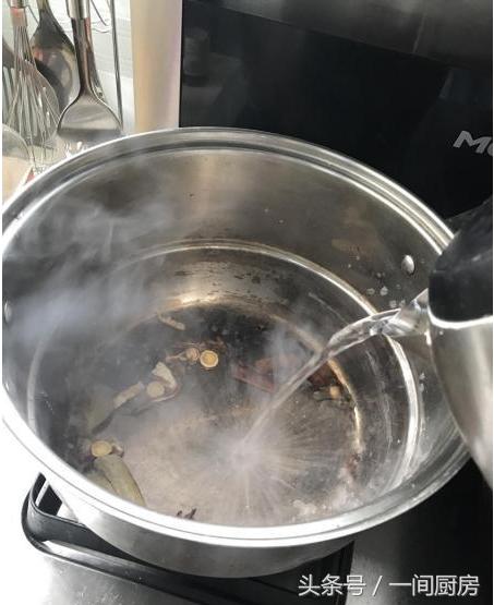 肉夹馍卤肉的做法及配料，正宗卤肉夹馍的做法和配方（肉夹馍最详细做法）