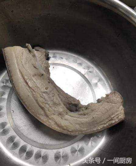 肉夹馍卤肉的做法及配料，正宗卤肉夹馍的做法和配方（肉夹馍最详细做法）