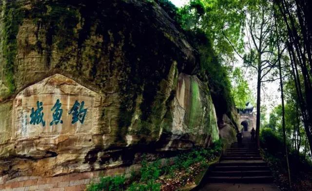 重庆市区旅游必去景点，重庆市区值得去的十大景点（市区必去7大景点盘点）