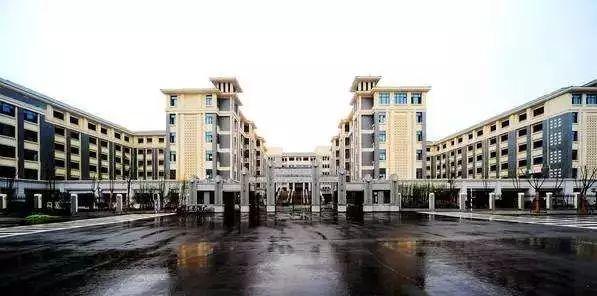 南师大新校区为什么要选在仙林，青龙地铁小镇，痛失南外仙林