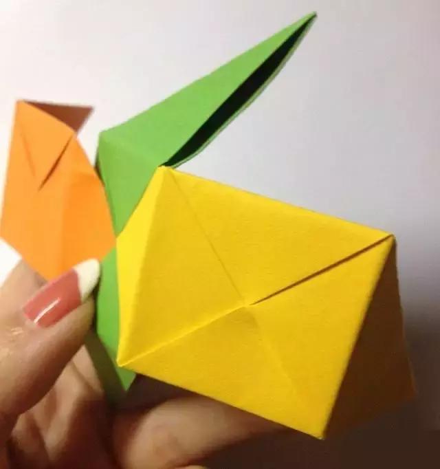 能拉开的正方形折纸慢动作，3分钟立体折纸让孩子提前认识正方体