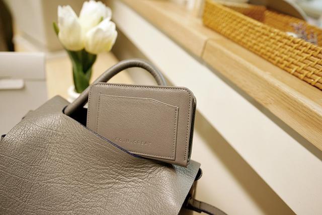 女士小钱包什么牌子好，元旦礼物码起来！