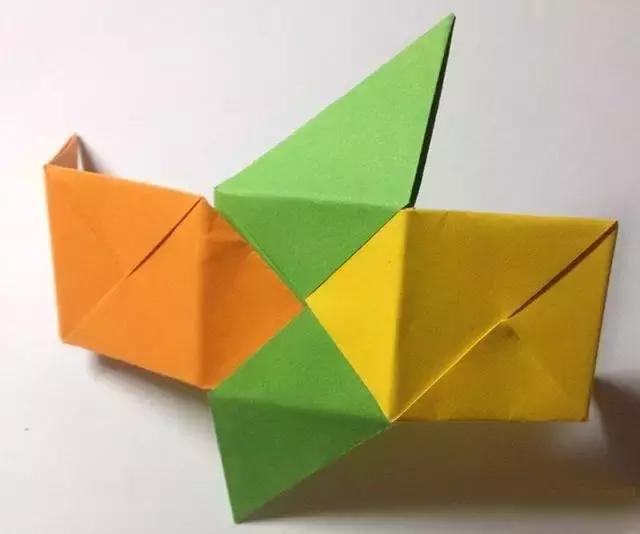 能拉开的正方形折纸慢动作，3分钟立体折纸让孩子提前认识正方体