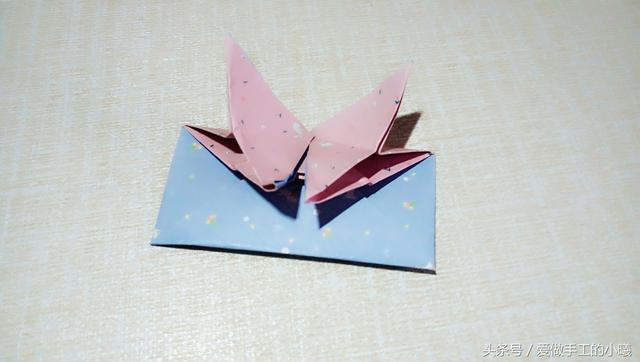 蝴蝶书签的折法，蝴蝶折纸教程（可DIY的蝴蝶折纸书签折法）