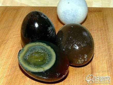 松花蛋怎么保存，松花蛋冬天怎么保存（告诉你一些皮蛋的知识）