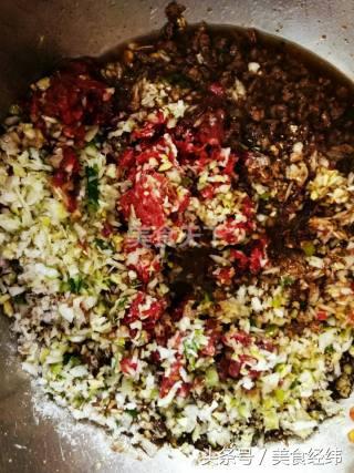 正宗牛肉包子馅的配方，牛肉包子的做法和配方窍门