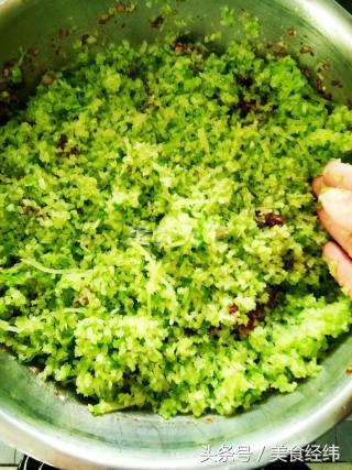 正宗牛肉包子馅的配方，牛肉包子的做法和配方窍门