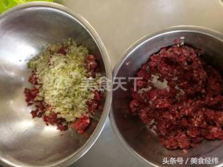 正宗牛肉包子馅的配方，牛肉包子的做法和配方窍门