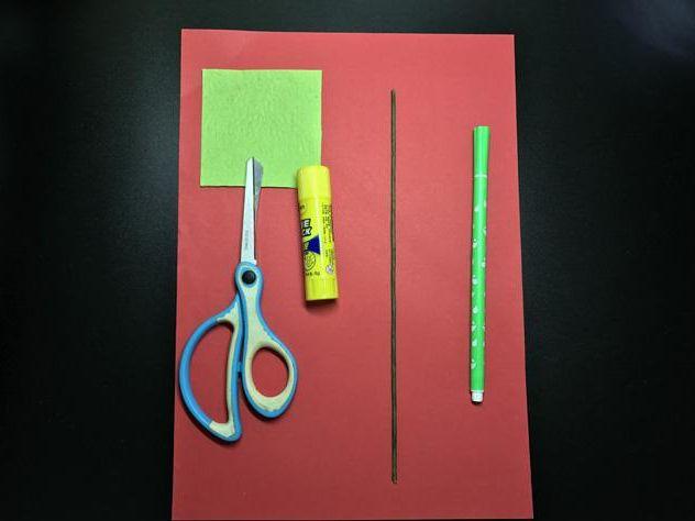 用卡纸做玫瑰花，简单又好看的手工折纸玫瑰花（梅子教你DIY玫瑰花折纸）