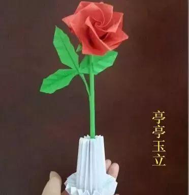 立体玫瑰花的折法，最简单折纸教程立体玫瑰花（简单小玫瑰<2>）