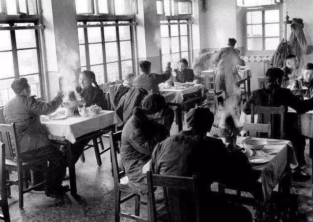 怣是表达什么意思，怹字会念吗饭碗里插根筷子