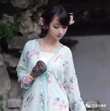 古代头发怎么扎，怎样梳的古代头发好看又简单（女子是如何扎头发的）