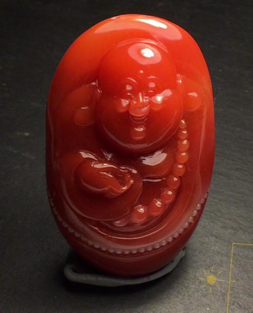 盘玩南红还能治病养身，南红戴什么样的包浆好