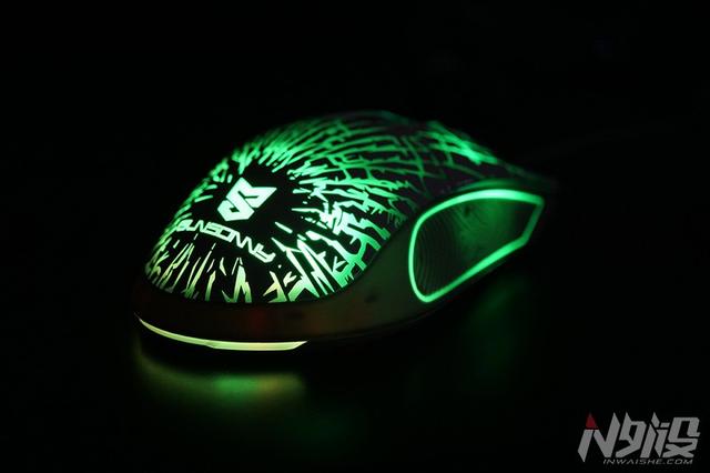 森松尼鼠标s-m11拆解教程，森松尼S-M11游戏鼠标拆解评测