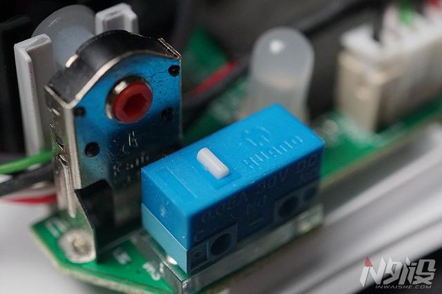 森松尼鼠标s-m11拆解教程，森松尼S-M11游戏鼠标拆解评测