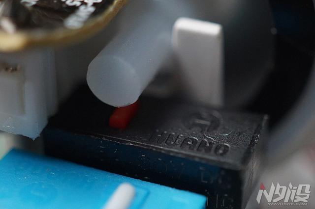 森松尼鼠标s-m11拆解教程，森松尼S-M11游戏鼠标拆解评测