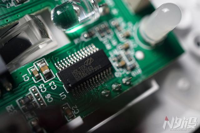 森松尼鼠标s-m11拆解教程，森松尼S-M11游戏鼠标拆解评测