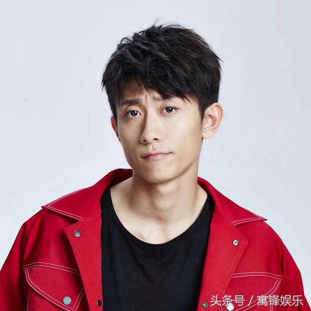 杨紫属什么生肖，张一山杨紫各方面都是那么般配（属猴的明星除了迪丽热巴）