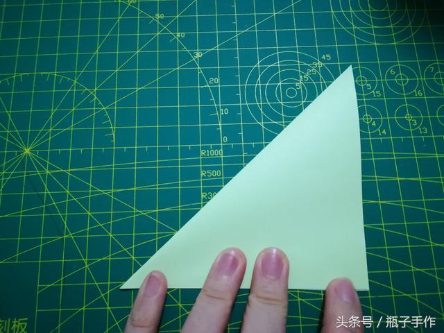蝴蝶节礼物盒子的折法,怎么包礼物盒正方形蝴蝶结