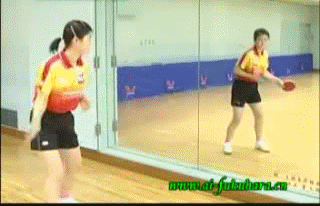 初学乒乓球正手拉球的基本动作，从零开始学乒乓球