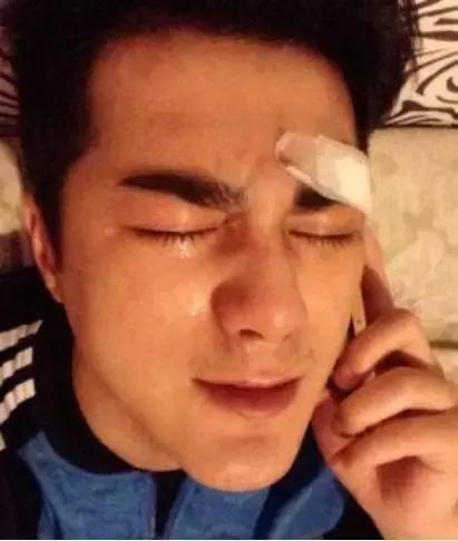 快乐大本营陈翔武艺，快男陈翔红衣女装