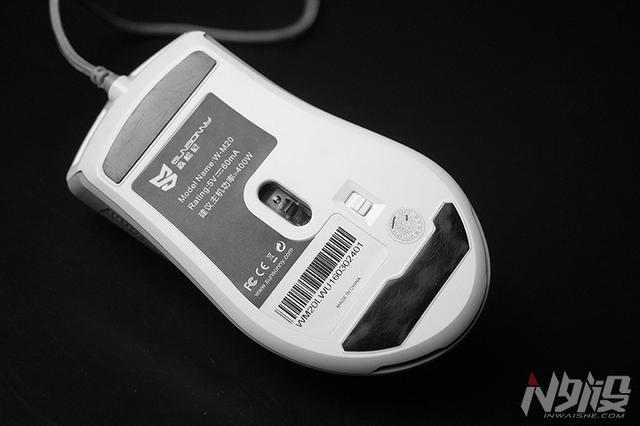 森松尼鼠标s-m11拆解教程，森松尼S-M11游戏鼠标拆解评测