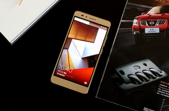 荣耀5x参数配置详解，斩获1000元-1500元销冠