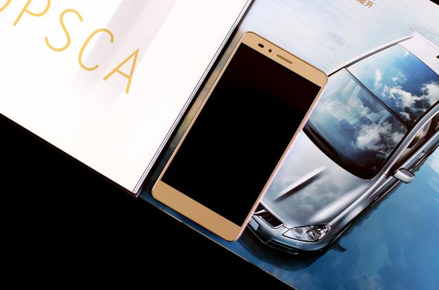 荣耀5x参数配置详解，斩获1000元-1500元销冠