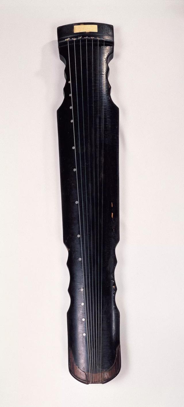 古琴外形简介，馆藏古琴已曲高和寡