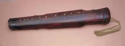 古琴外形简介，馆藏古琴已曲高和寡