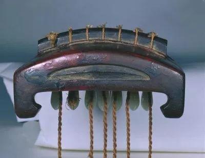 古琴外形简介，馆藏古琴已曲高和寡