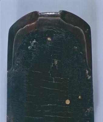 古琴外形简介，馆藏古琴已曲高和寡