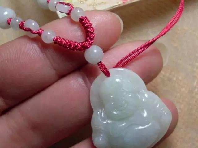 怎么做玉佩挂绳，编一个这样的项链绳瞬间一鸣惊人