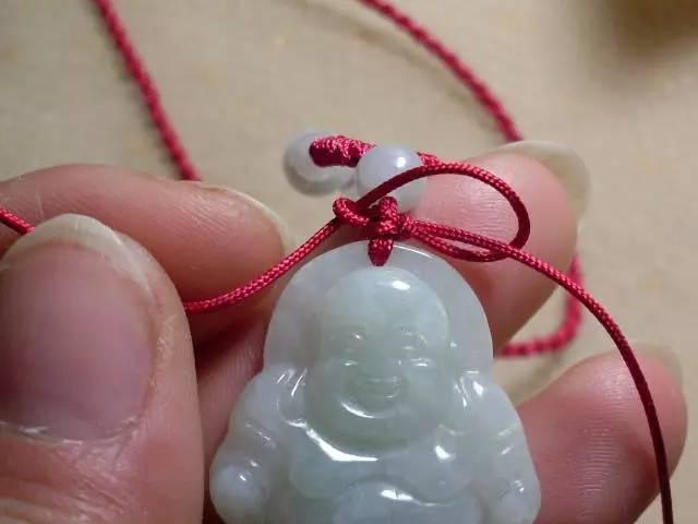 怎么做玉佩挂绳，编一个这样的项链绳瞬间一鸣惊人
