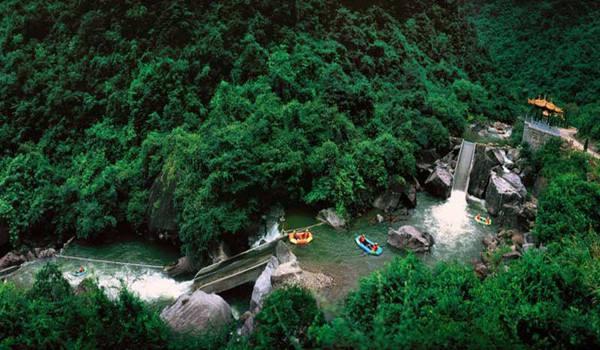 抚州景点特产排名，大觉山主要展现的风情是佛教文化的大公园