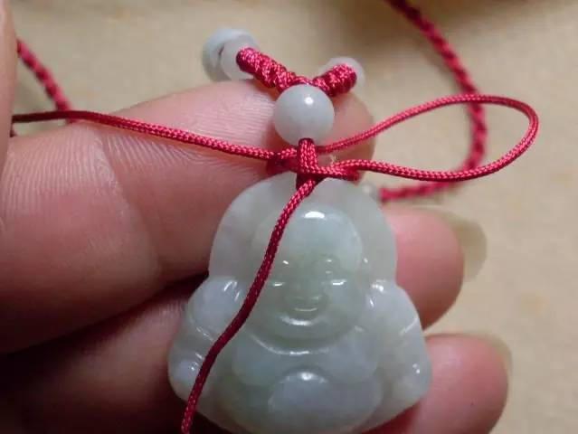 怎么做玉佩挂绳，编一个这样的项链绳瞬间一鸣惊人