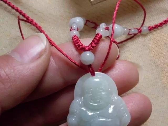 怎么做玉佩挂绳，编一个这样的项链绳瞬间一鸣惊人