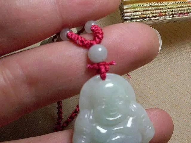 怎么做玉佩挂绳，编一个这样的项链绳瞬间一鸣惊人