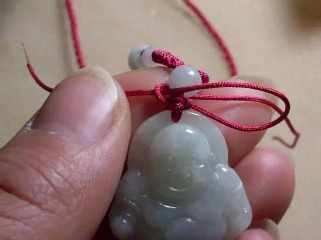 怎么做玉佩挂绳，编一个这样的项链绳瞬间一鸣惊人