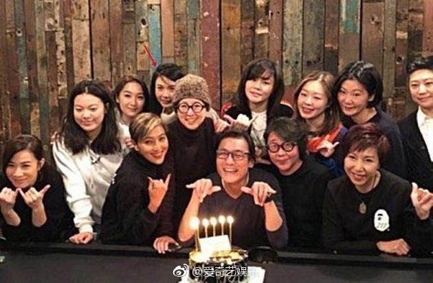 港星邱淑贞近况曝光，邱淑贞素颜出席梁家辉大寿