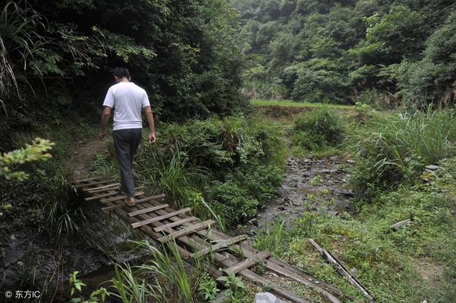 穷家富路和富家穷路，农村老话说穷家富路