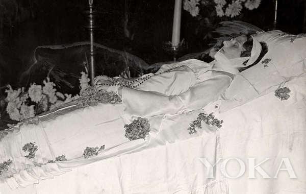 比利时最美王后，王室风云:天妒红颜