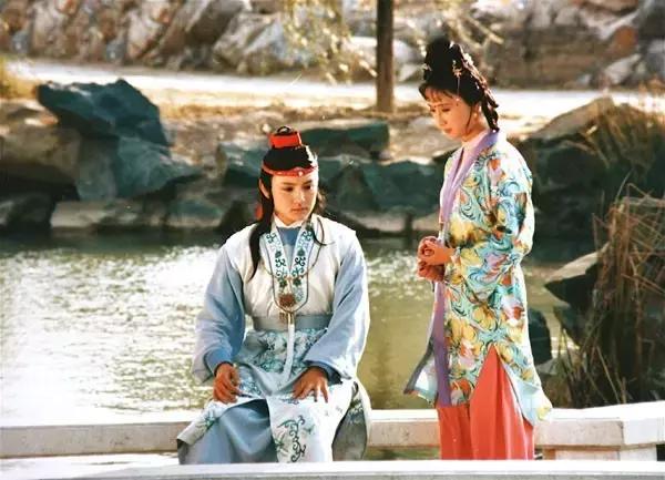 红楼梦里面的经典诗词，《红楼梦》里的经典唯美诗词