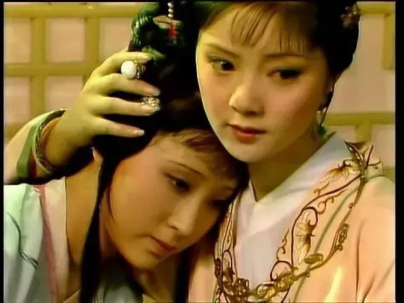 红楼梦里面的经典诗词，《红楼梦》里的经典唯美诗词